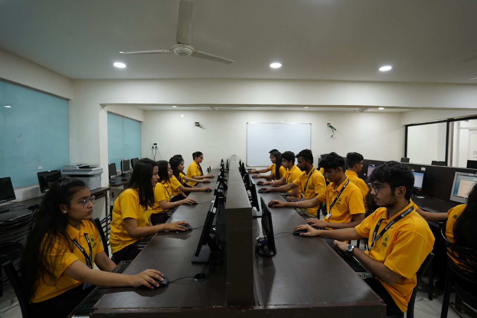 Modern Computer Lab | Radiant Institute, Indore