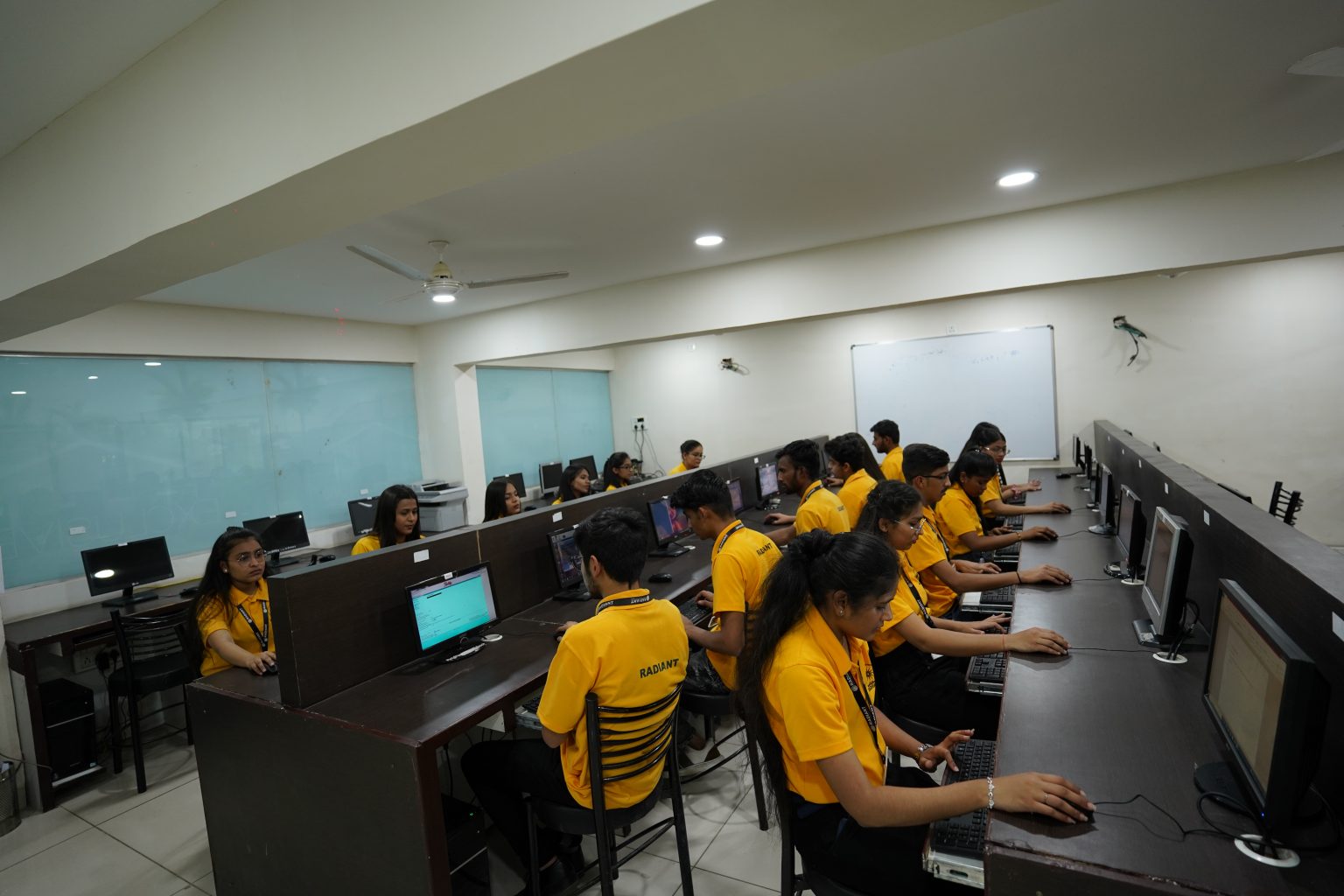 Modern Computer Lab | Radiant Institute, Indore